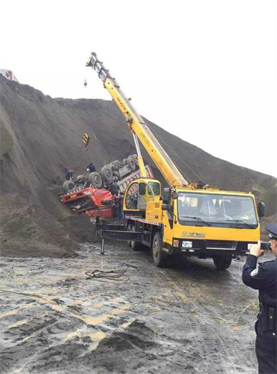 柳林上犹道路救援